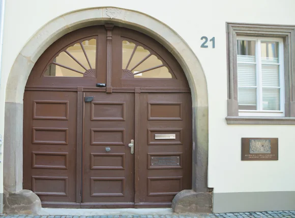 Eingang der Zweigstelle des Bayer. Landessozialgerichts in Schweinfurt, Metzgergasse 21